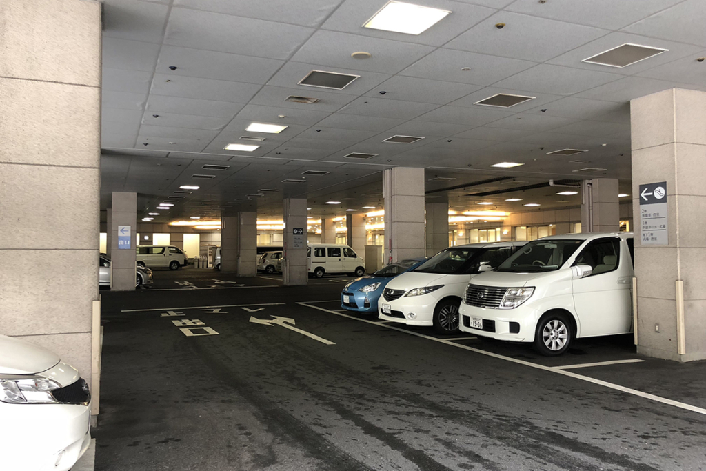 桐ケ谷斎場_駐車場